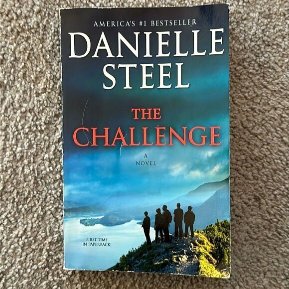 “The Challenge” by Danielle Steel! - Picture 1 of 3